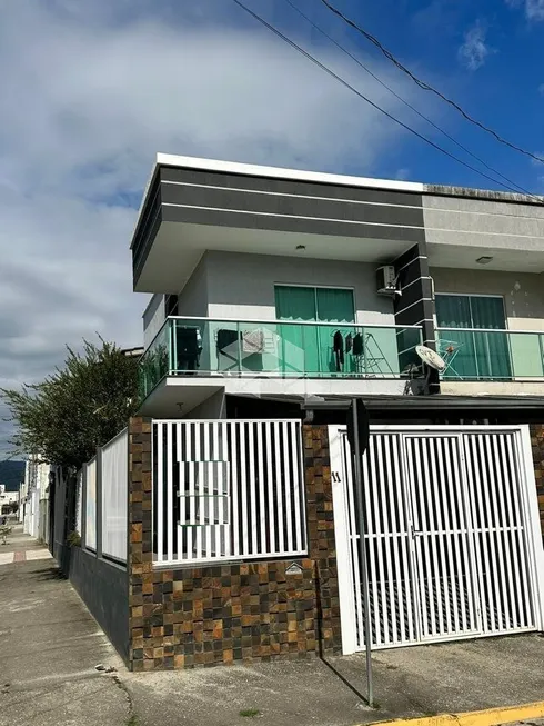 Foto 1 de Casa com 3 Quartos à venda, 65m² em Santa Regina, Camboriú