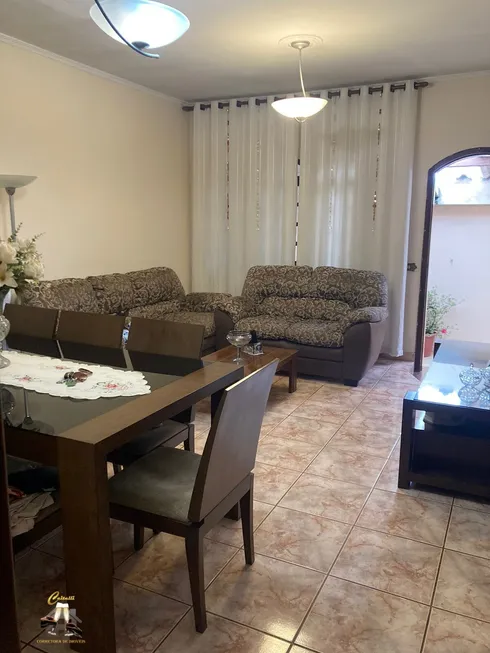 Foto 1 de Casa com 4 Quartos à venda, 185m² em Vila Scarpelli, Santo André