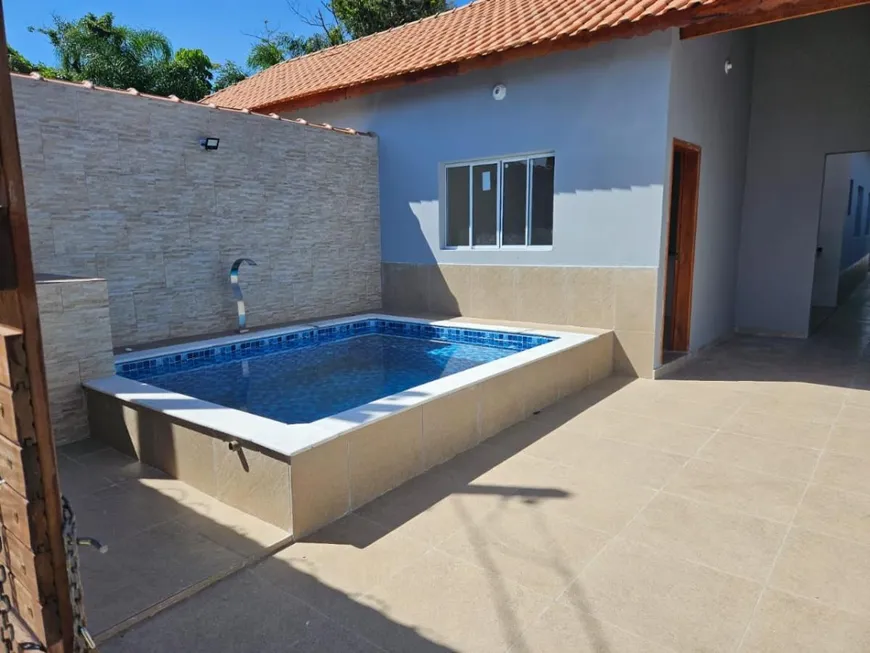 Foto 1 de Casa com 2 Quartos à venda, 78m² em Vila Loty, Itanhaém