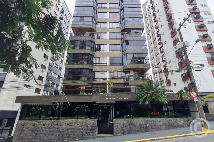 Foto 1 de Apartamento com 3 Quartos para alugar, 124m² em Centro, Florianópolis