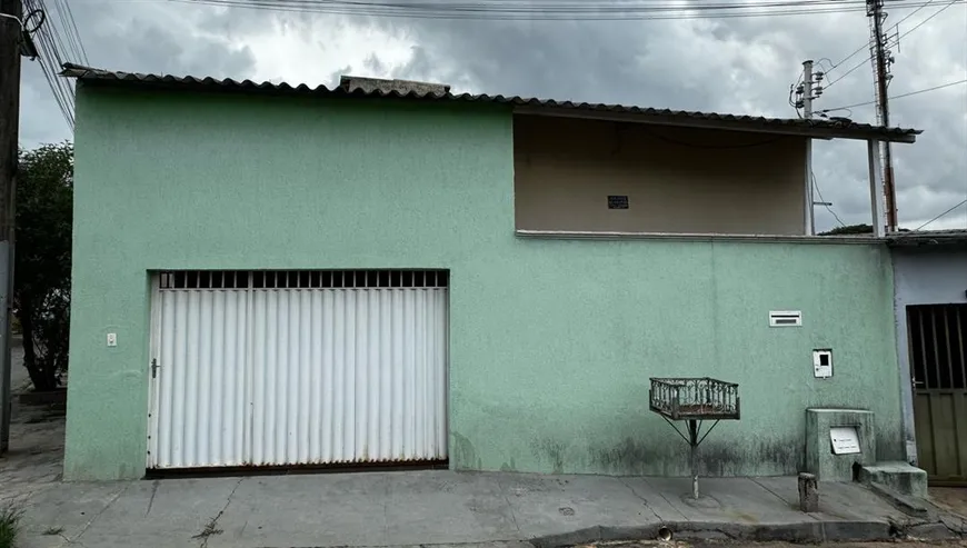 Foto 1 de Casa com 3 Quartos à venda, 170m² em Setor Leste Universitário, Goiânia