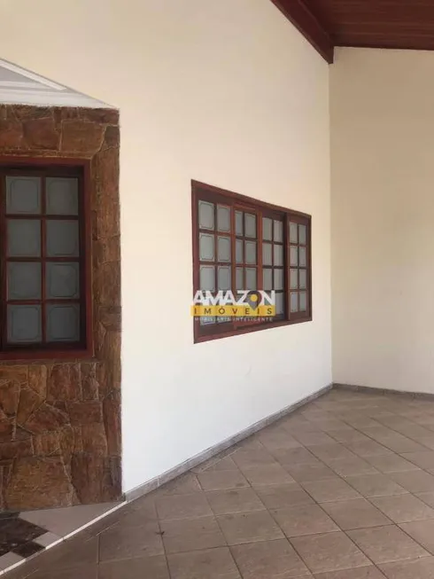 Foto 1 de Casa com 3 Quartos à venda, 150m² em Vila Iapi, Taubaté