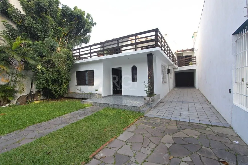 Foto 1 de Casa com 4 Quartos à venda, 240m² em Nonoai, Porto Alegre