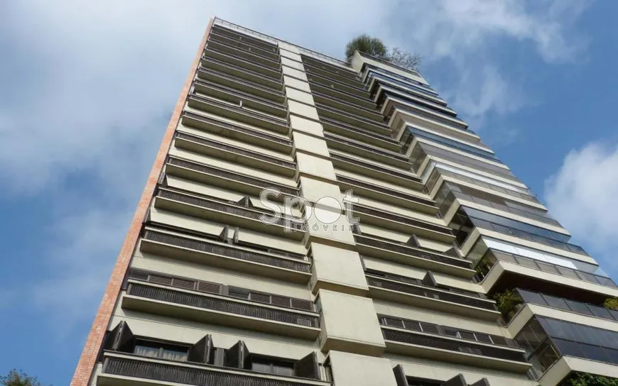 Foto 1 de Apartamento com 3 Quartos à venda, 650m² em Real Parque, São Paulo