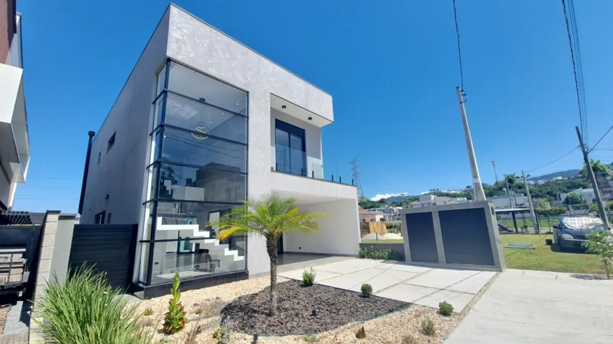 Foto 1 de Casa de Condomínio com 3 Quartos à venda, 225m² em Fazenda Rodeio, Mogi das Cruzes