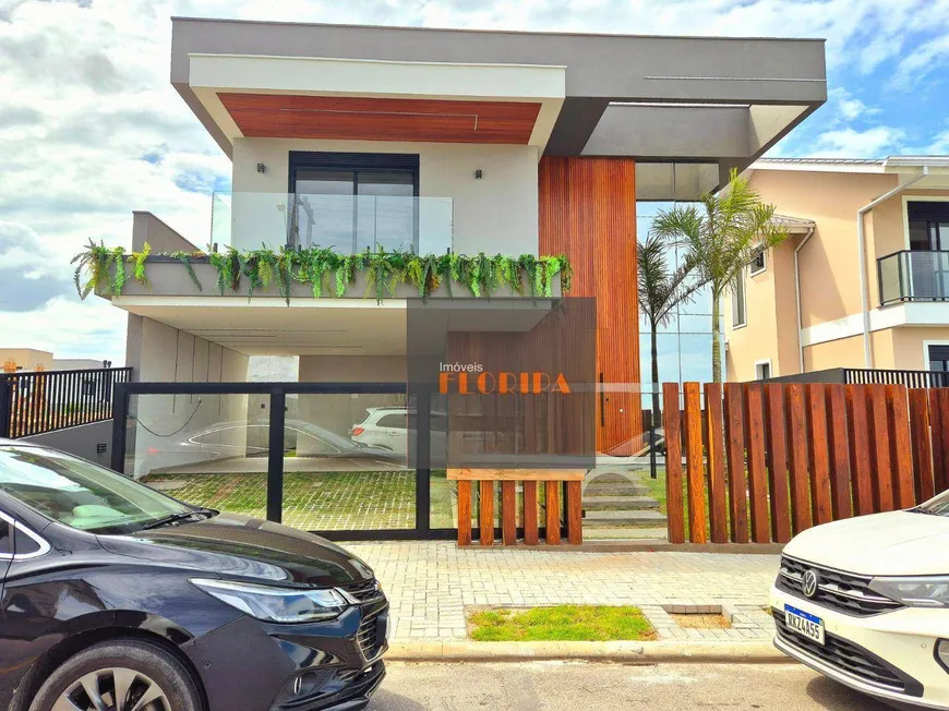Foto 1 de Casa com 4 Quartos à venda, 277m² em Campeche, Florianópolis