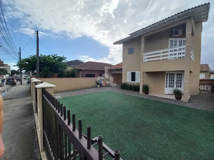 Foto 1 de Casa com 4 Quartos à venda, 155m² em Vila Nova, Joinville