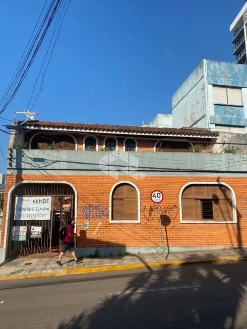 Foto 1 de Casa com 4 Quartos à venda, 270m² em Centro, Santa Maria