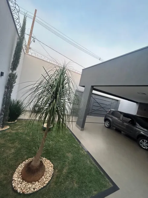 Foto 1 de Casa com 3 Quartos à venda, 360m² em Jardim Sul, Uberlândia