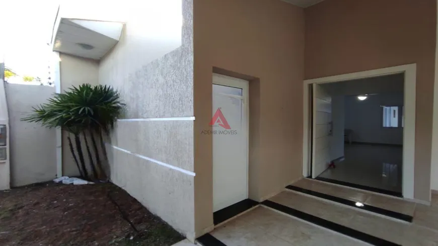 Foto 1 de Casa com 3 Quartos para alugar, 250m² em Jardim Siesta, Jacareí