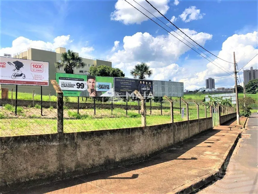 Foto 1 de Lote/Terreno para alugar, 1560m² em Santa Maria, Uberaba