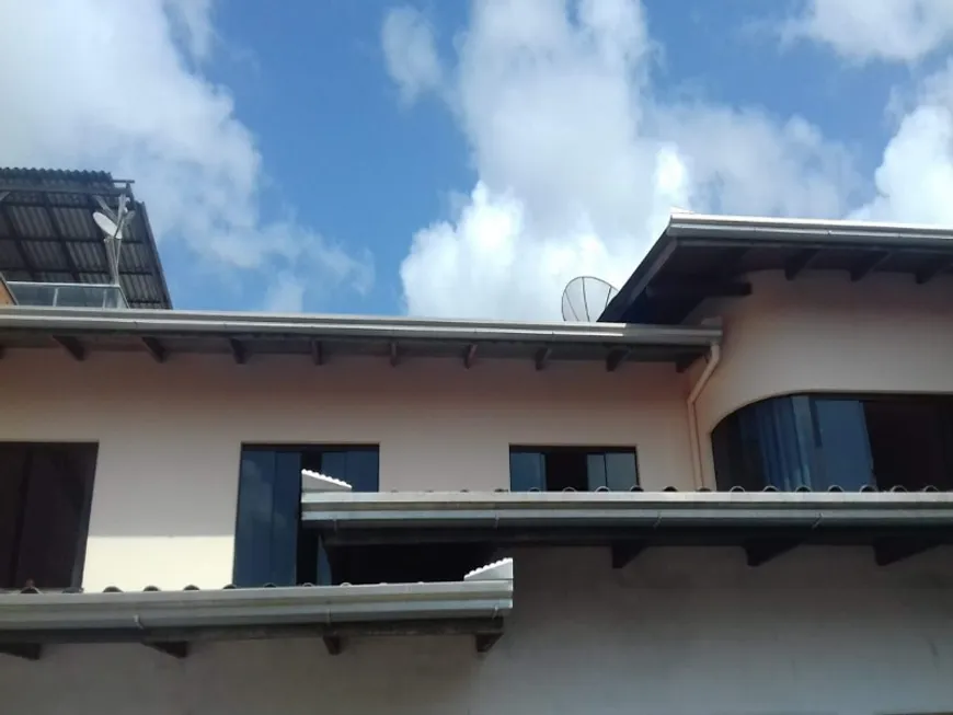 Foto 1 de Casa com 4 Quartos à venda, 200m² em Monte Alegre, Camboriú