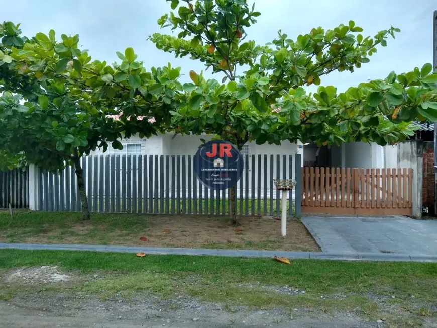 Foto 1 de Casa com 3 Quartos à venda, 127m² em Centro, Pontal do Paraná