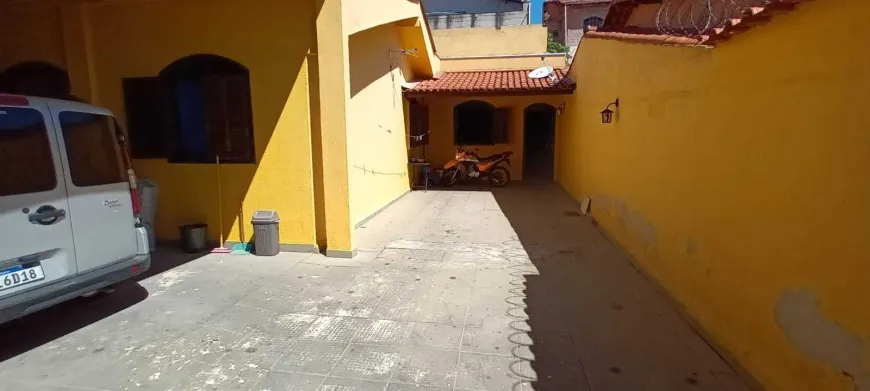 Foto 1 de Casa com 3 Quartos à venda, 201m² em Carajás, Contagem