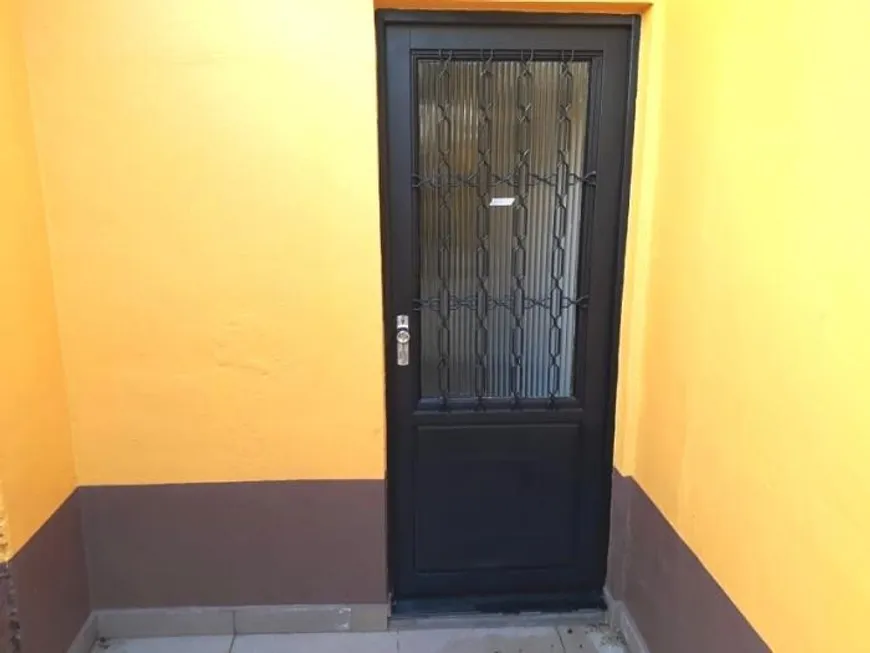 Foto 1 de Apartamento com 1 Quarto para alugar, 30m² em Vila Hamburguesa, São Paulo