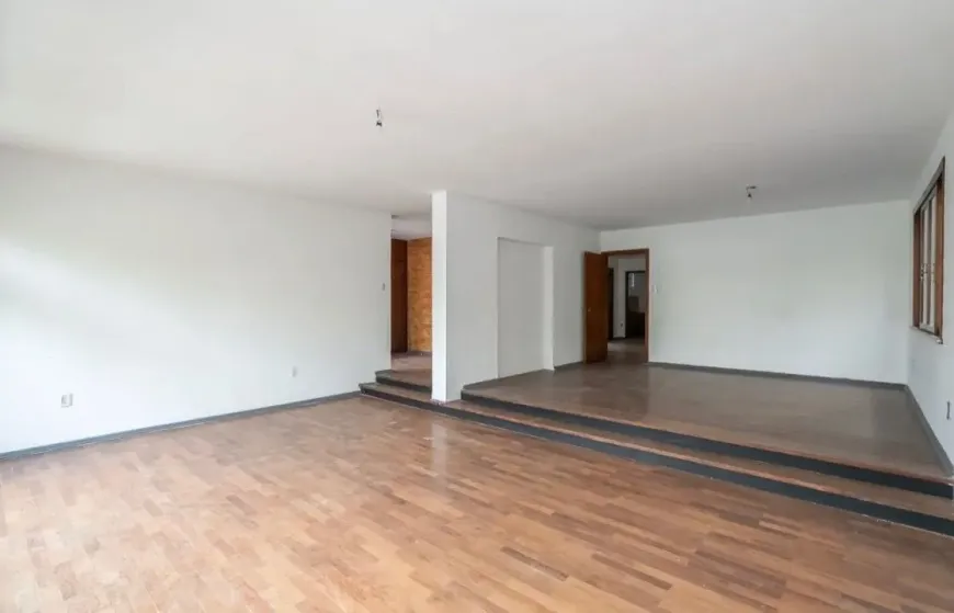 Foto 1 de Casa com 3 Quartos à venda, 323m² em Auxiliadora, Porto Alegre