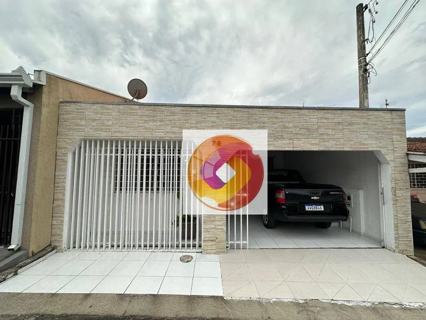Foto 1 de Casa com 3 Quartos à venda, 70m² em Orleans, Curitiba