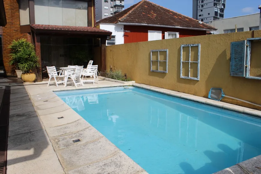 Foto 1 de Casa com 3 Quartos à venda, 360m² em Jardim São Pedro, Porto Alegre