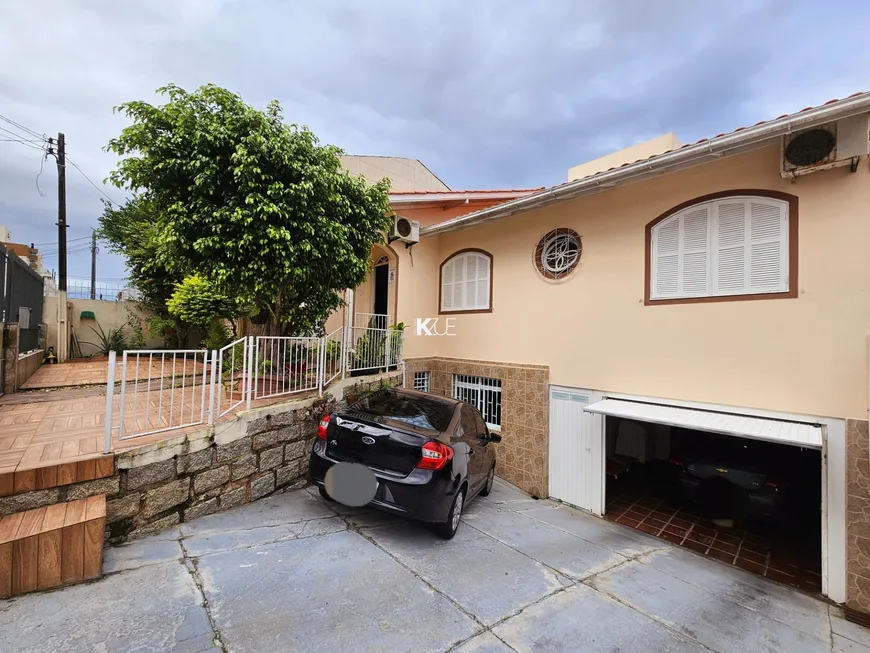 Foto 1 de Casa com 4 Quartos à venda, 182m² em Capoeiras, Florianópolis