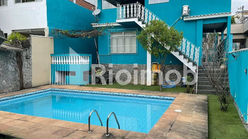 Foto 1 de Casa com 3 Quartos à venda, 266m² em Bento Ribeiro, Rio de Janeiro