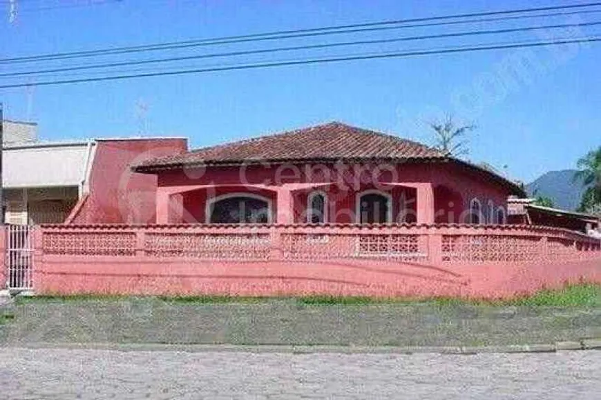 Foto 1 de Casa com 2 Quartos à venda, 180m² em Balneario Arpoador , Peruíbe