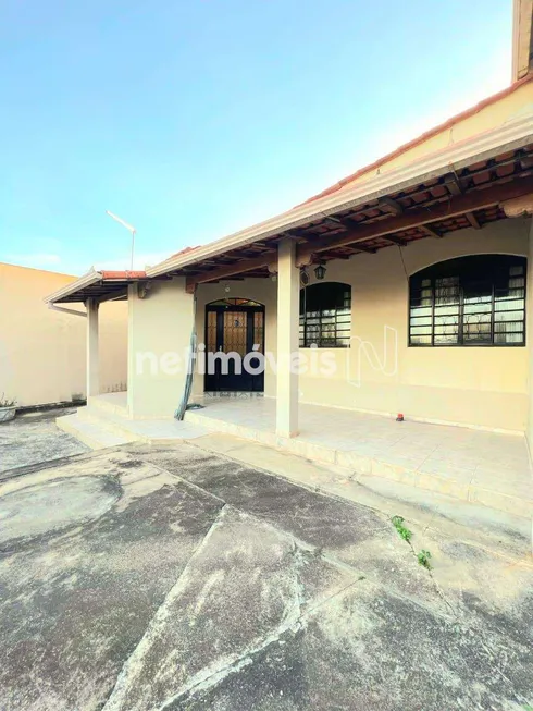 Foto 1 de Casa com 4 Quartos à venda, 121m² em Angola, Betim