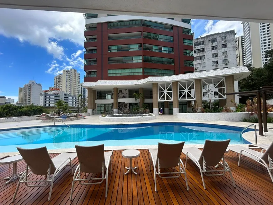 Foto 1 de Apartamento com 3 Quartos à venda, 189m² em Vitória, Salvador