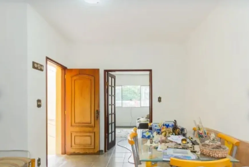 Foto 1 de Casa com 3 Quartos à venda, 180m² em Chora Menino, São Paulo