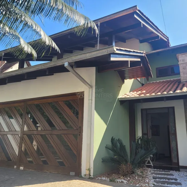 Foto 1 de Casa com 3 Quartos à venda, 208m² em Anita Garibaldi, Joinville