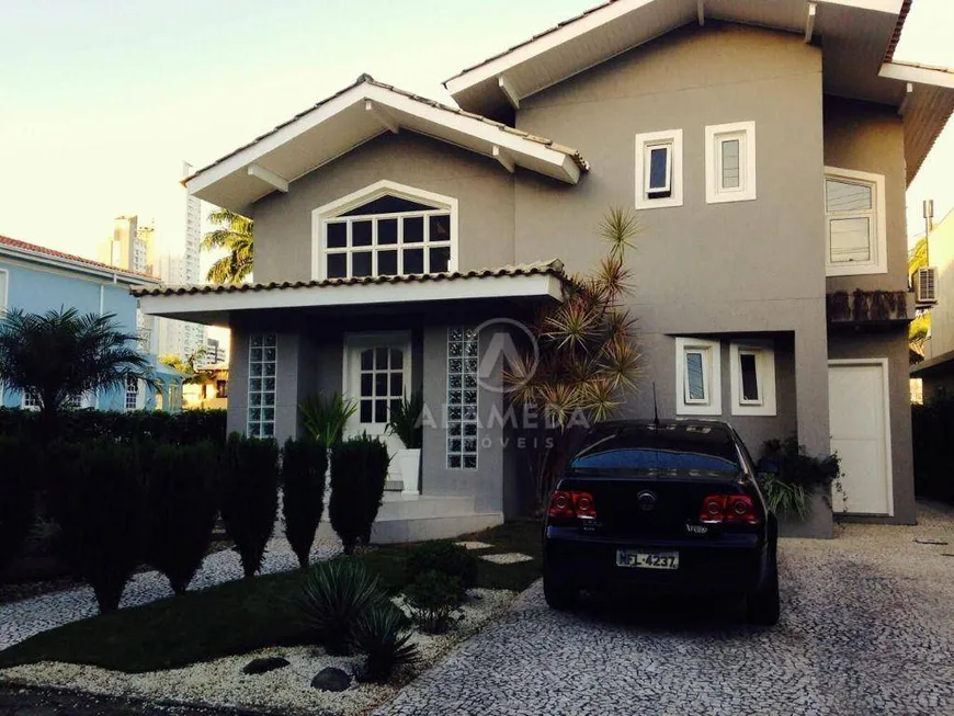 Foto 1 de Casa com 3 Quartos à venda, 225m² em Barra, Balneário Camboriú