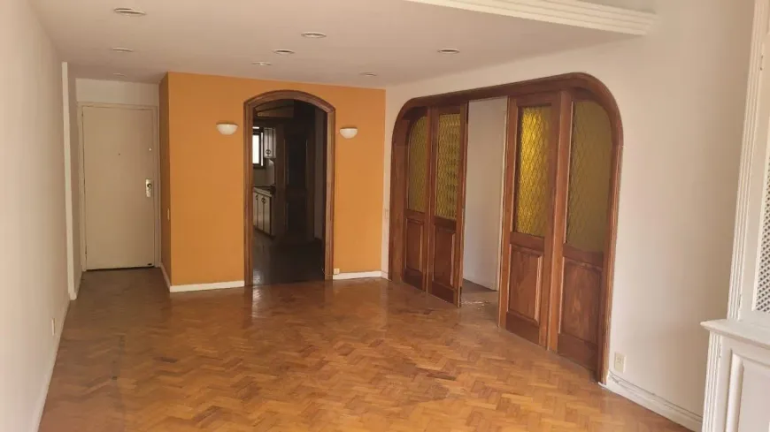 Foto 1 de Apartamento com 3 Quartos à venda, 137m² em Centro, Petrópolis