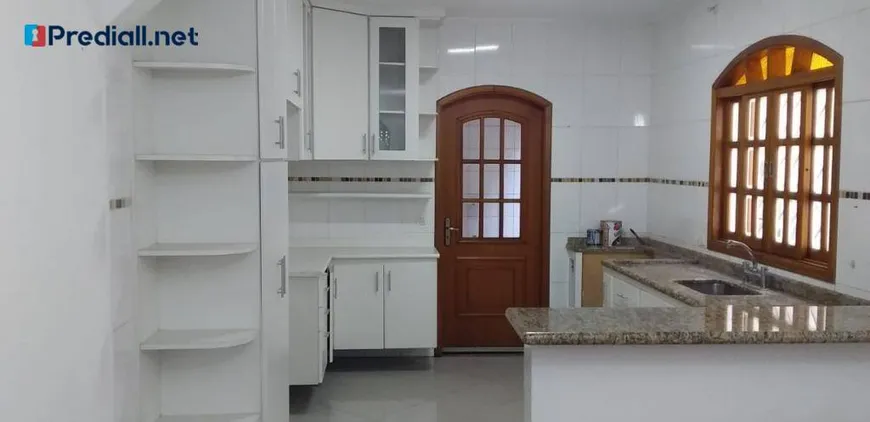 Foto 1 de Sobrado com 3 Quartos à venda, 185m² em Taipas, São Paulo