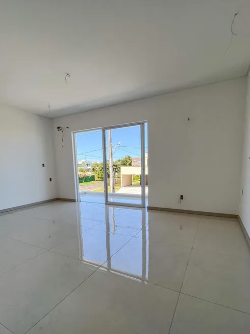 Foto 1 de Casa com 5 Quartos à venda, 274m² em Novo Uruguai, Teresina