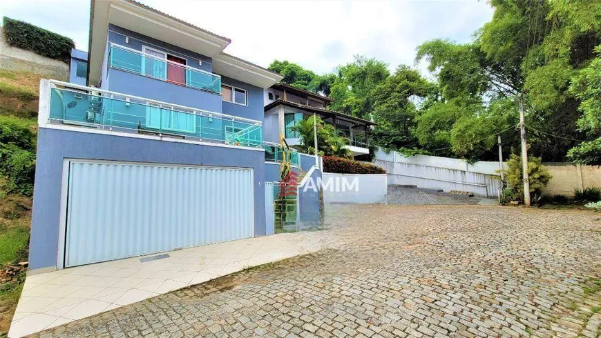 Foto 1 de Casa de Condomínio com 4 Quartos à venda, 240m² em Maria Paula, São Gonçalo