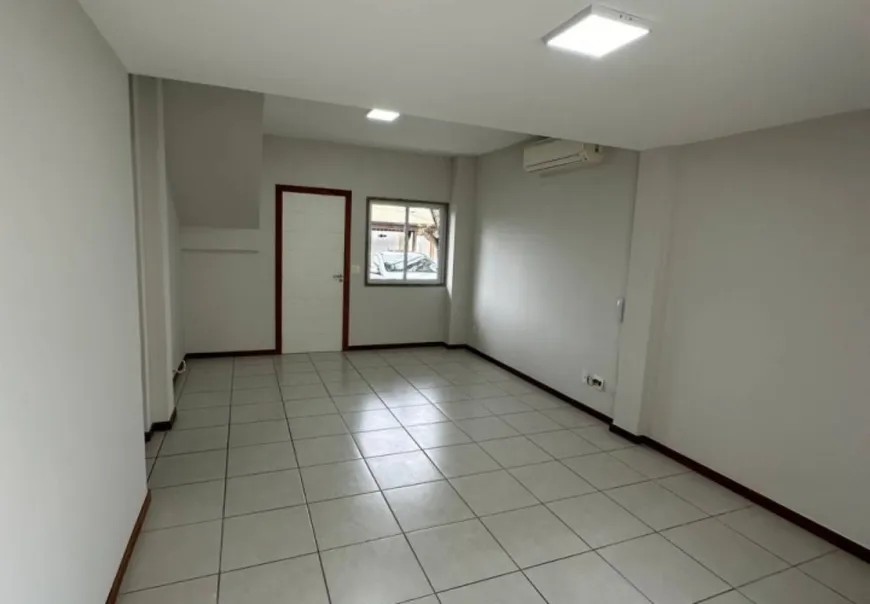 Foto 1 de Casa de Condomínio com 4 Quartos à venda, 151m² em Pinheiros, São Paulo