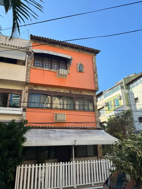 Foto 1 de Casa de Condomínio com 4 Quartos para alugar, 160m² em Barra da Tijuca, Rio de Janeiro