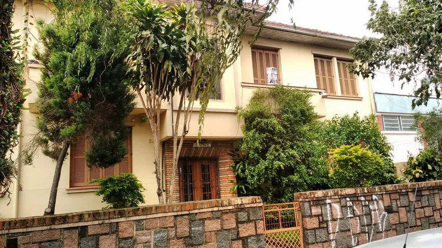 Foto 1 de Apartamento com 3 Quartos para alugar, 100m² em São João, Porto Alegre
