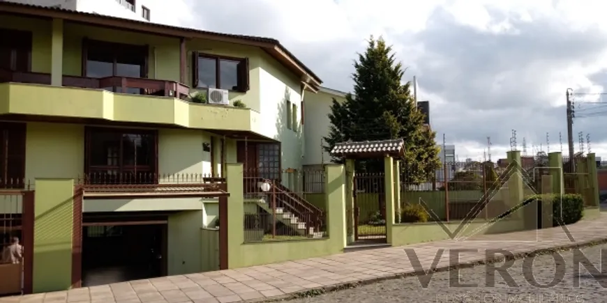 Foto 1 de Casa com 4 Quartos à venda, 270m² em Cinquentenário, Caxias do Sul