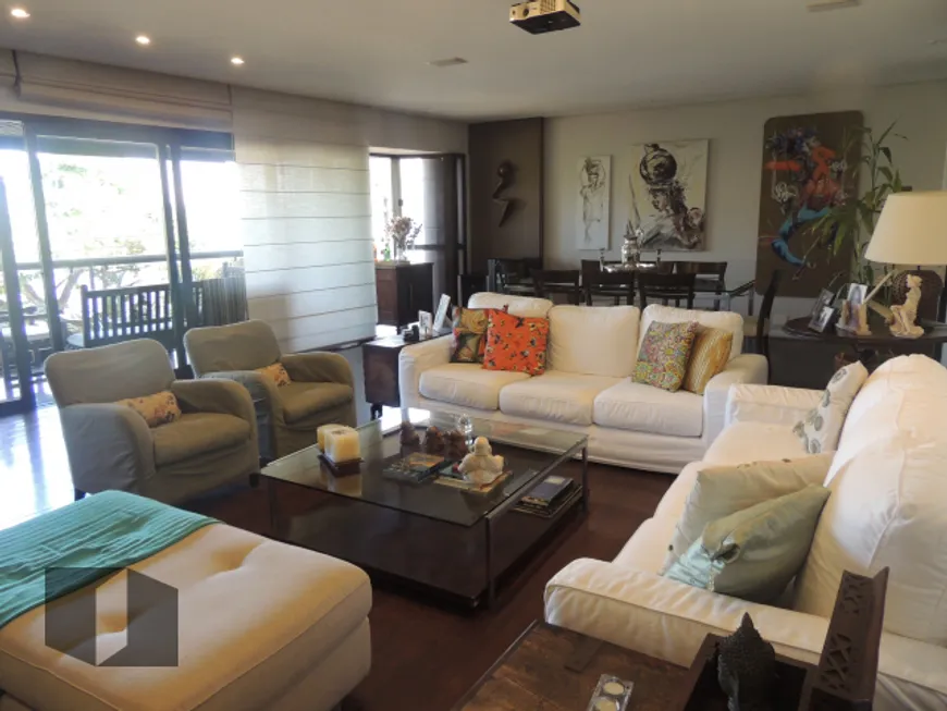 Foto 1 de Apartamento com 4 Quartos à venda, 216m² em Lagoa, Rio de Janeiro