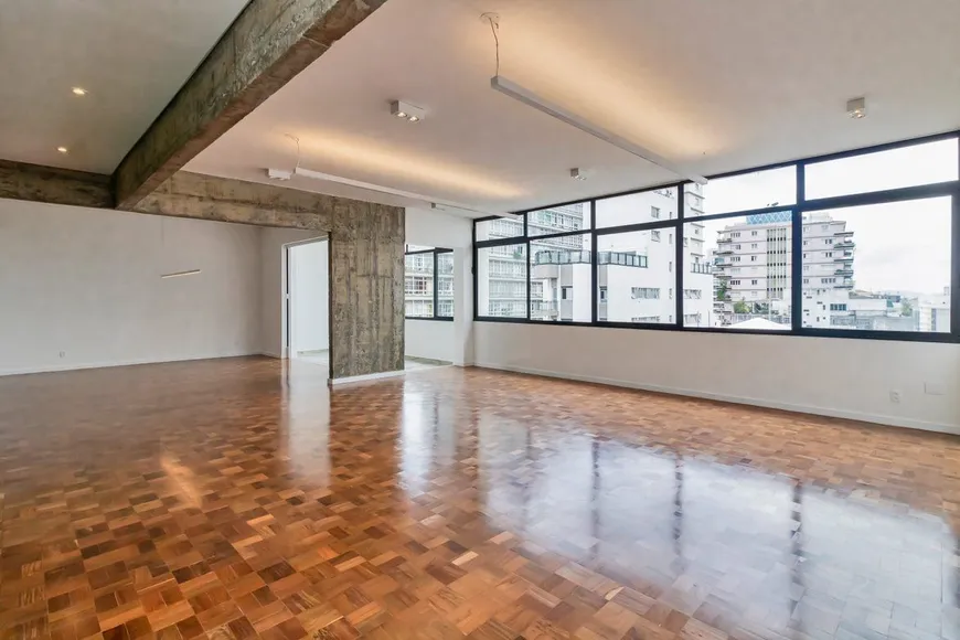 Foto 1 de Apartamento com 3 Quartos à venda, 200m² em Higienópolis, São Paulo