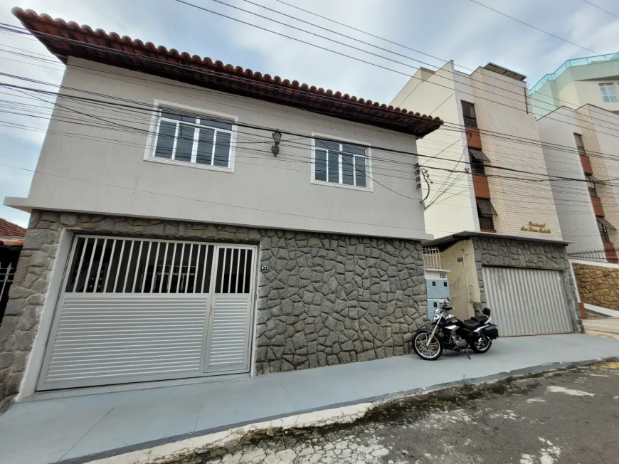 Foto 1 de Casa com 3 Quartos à venda, 157m² em Jardim Glória, Juiz de Fora