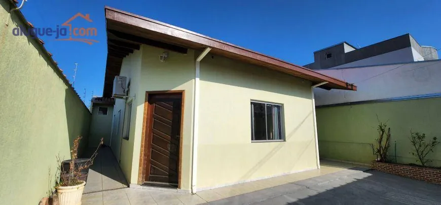 Foto 1 de Casa com 3 Quartos à venda, 120m² em Residencial Estoril, Taubaté