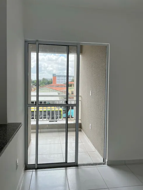 Foto 1 de Apartamento com 3 Quartos para alugar, 77m² em Turu, São Luís