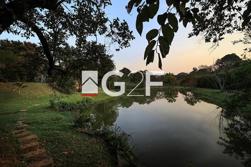 Foto 1 de Fazenda/Sítio com 4 Quartos à venda, 246m² em Chácaras Alpina, Valinhos