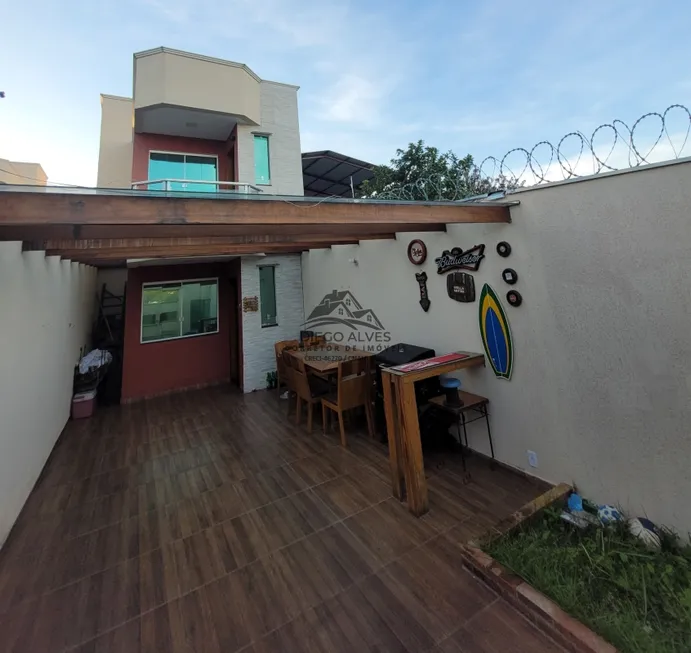 Foto 1 de Casa com 2 Quartos à venda, 77m² em Ponte Alta, Betim