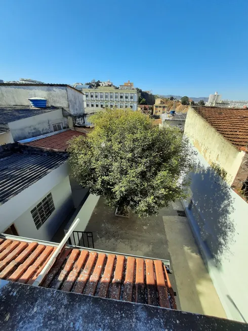 Foto 1 de Casa com 3 Quartos à venda, 250m² em Lagoinha, Belo Horizonte