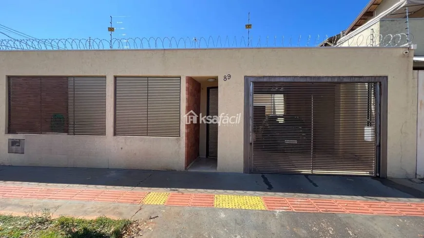 Foto 1 de Casa com 4 Quartos à venda, 230m² em Jardim Leblon, Campo Grande