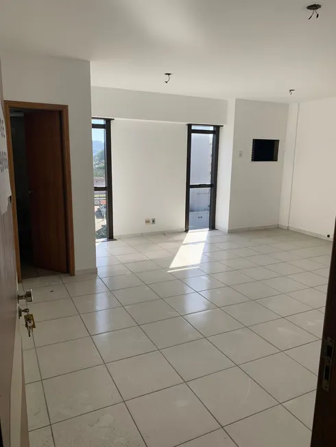 Foto 1 de Ponto Comercial para alugar, 28m² em Centro, Joinville