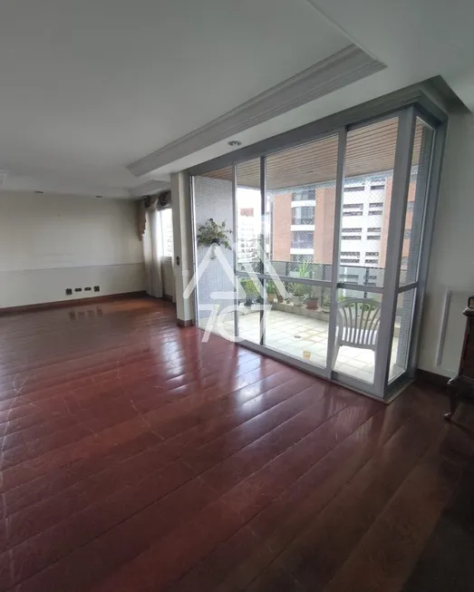 Foto 1 de Apartamento com 4 Quartos à venda, 200m² em Vila Suzana, São Paulo