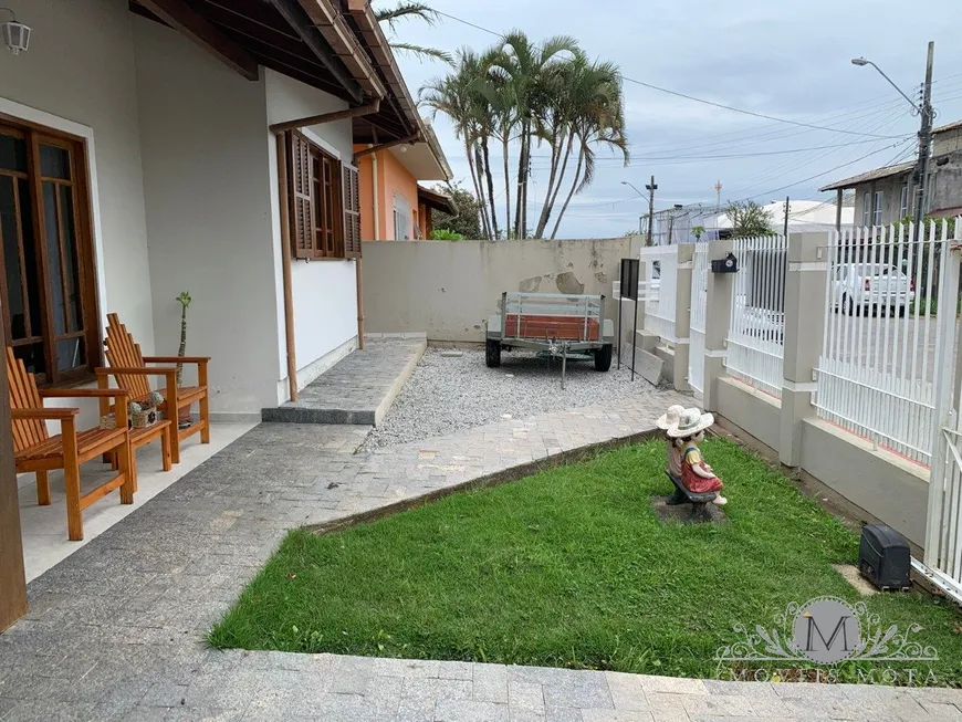 Foto 1 de Casa com 3 Quartos à venda, 162m² em Carianos, Florianópolis